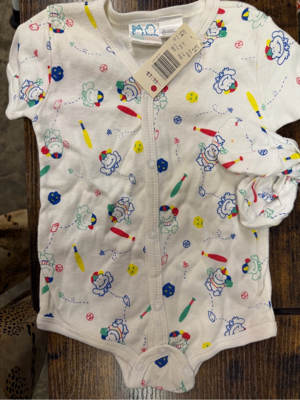VINTAGE Short-Sleeve Snap Romper with Colorful Toy Print with mittens